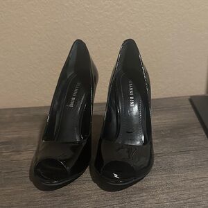 Gianni Bini peep toe heels size 7 1/2